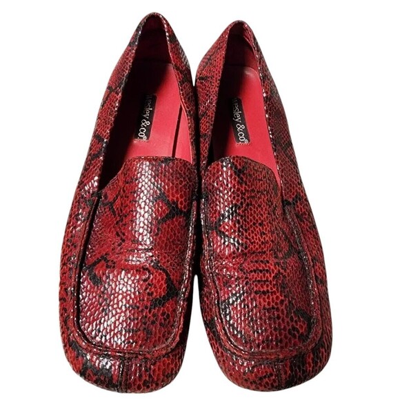 Wesley & Co Red Leather Snakeskin Loafers Size 9.5 - Picture 2 of 8